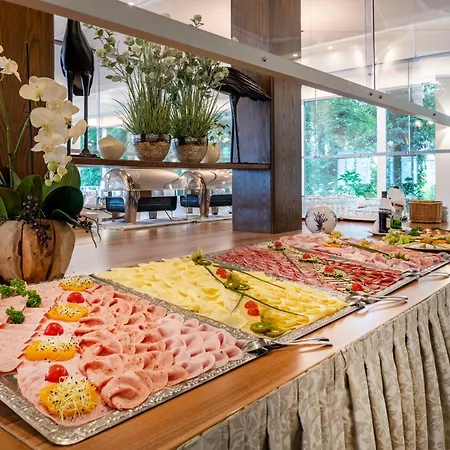Szálloda Promenaden-strandhotel Marolt 3*