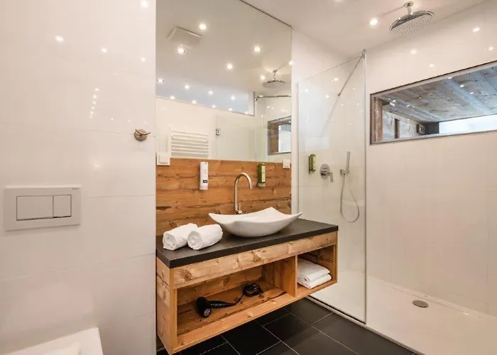 Promenaden-Strandhotel Marolt Sankt Kanzian am Klopeiner See